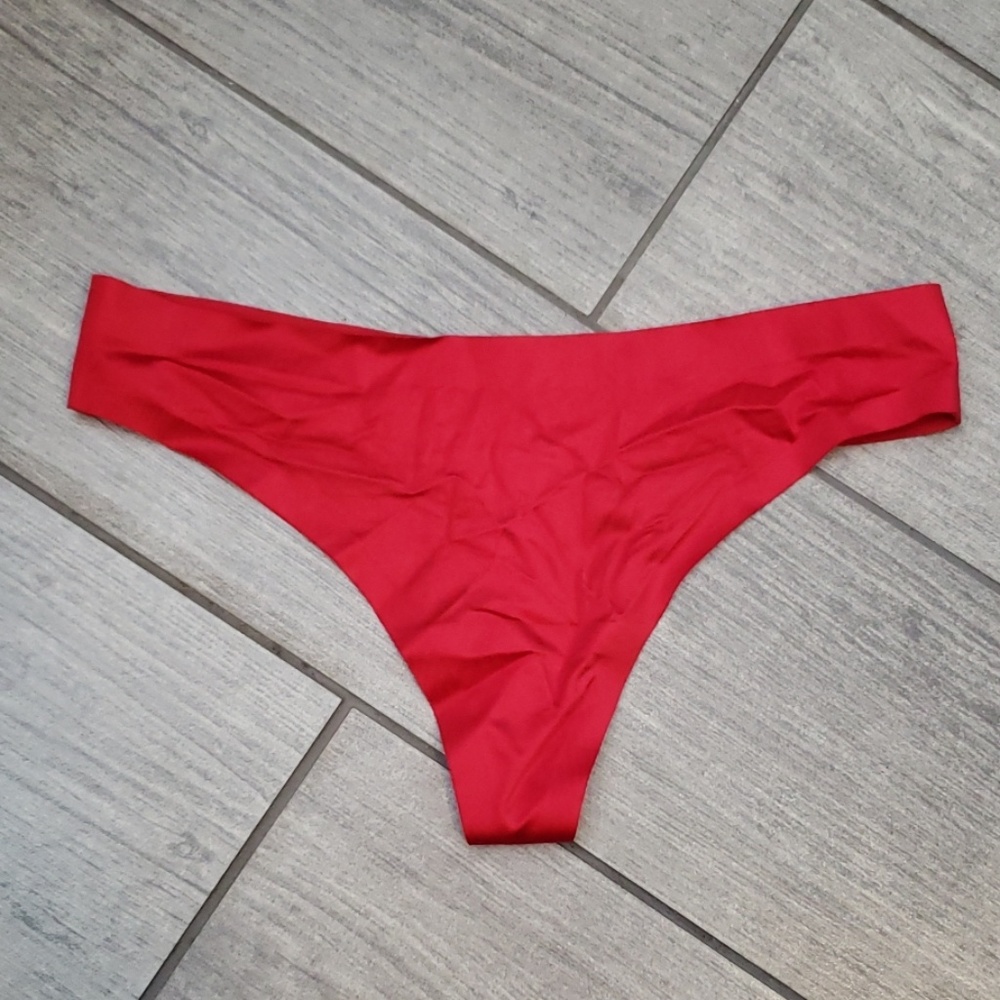 Victoria's secret thong panty size s